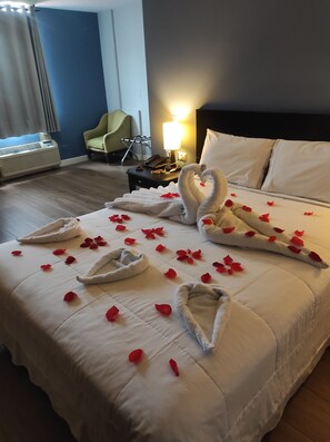 Junior Suite | Minibar, in-room safe, free WiFi, bed sheets - Río Boutique Hotel (Callería)