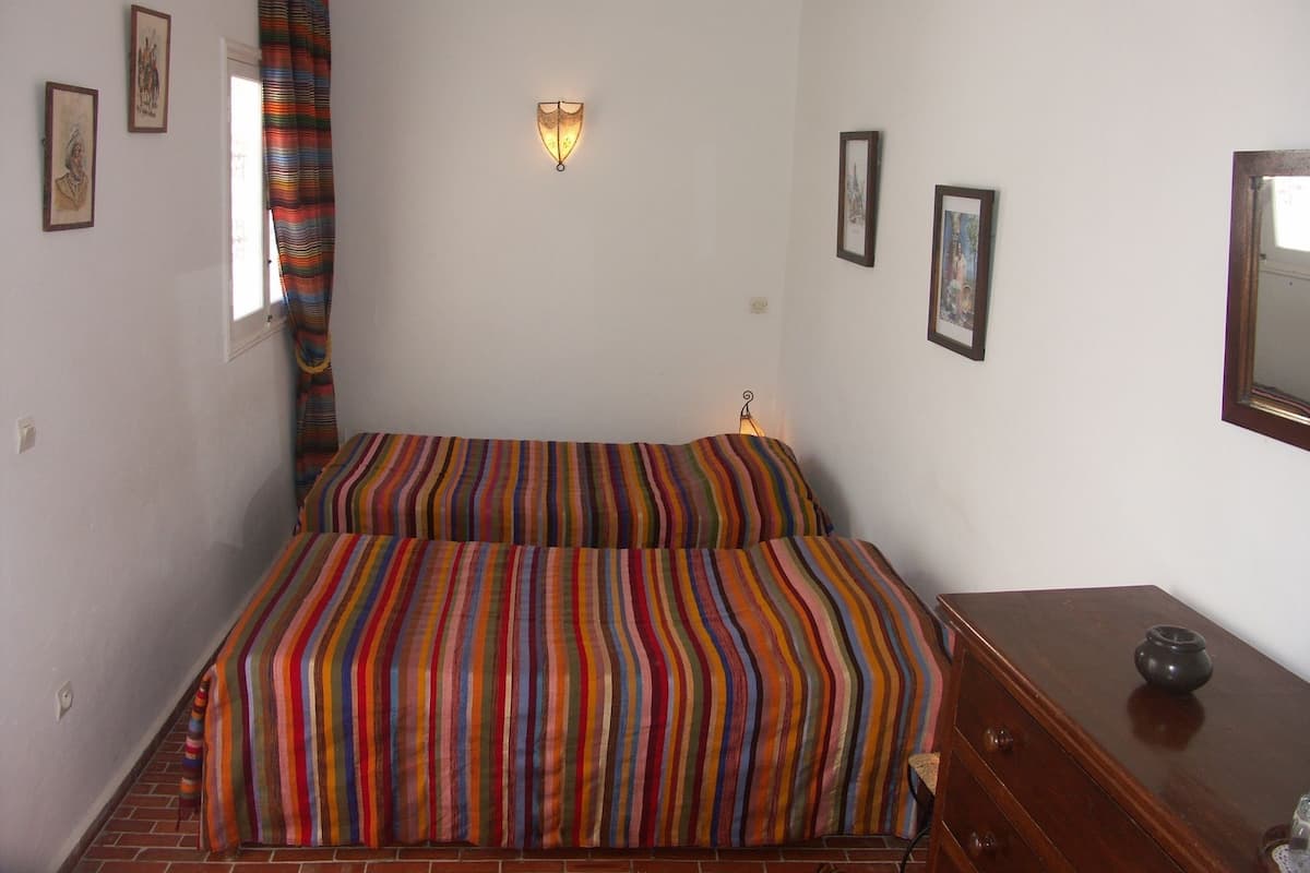 Standard Room (Tseud)