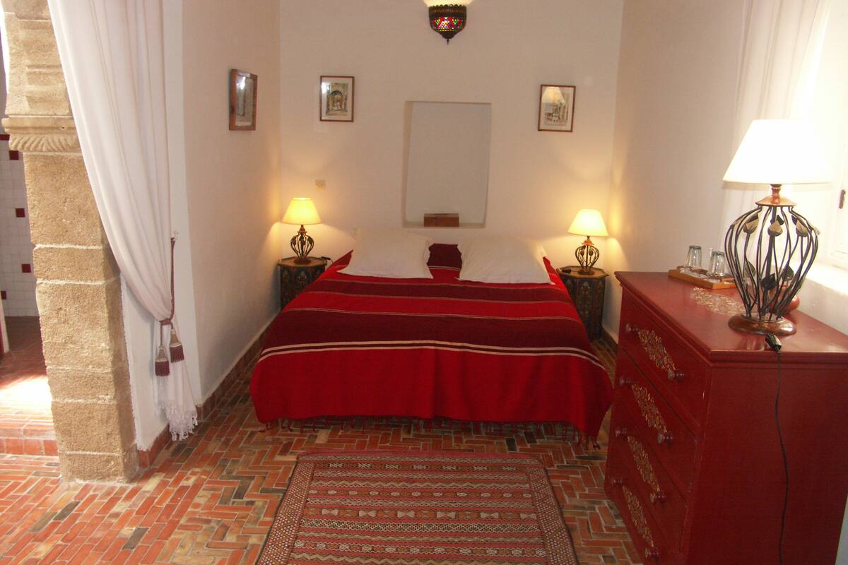 Family Room (Wahed) | Premium bedding, rollaway beds (surcharge), WiFi (free)