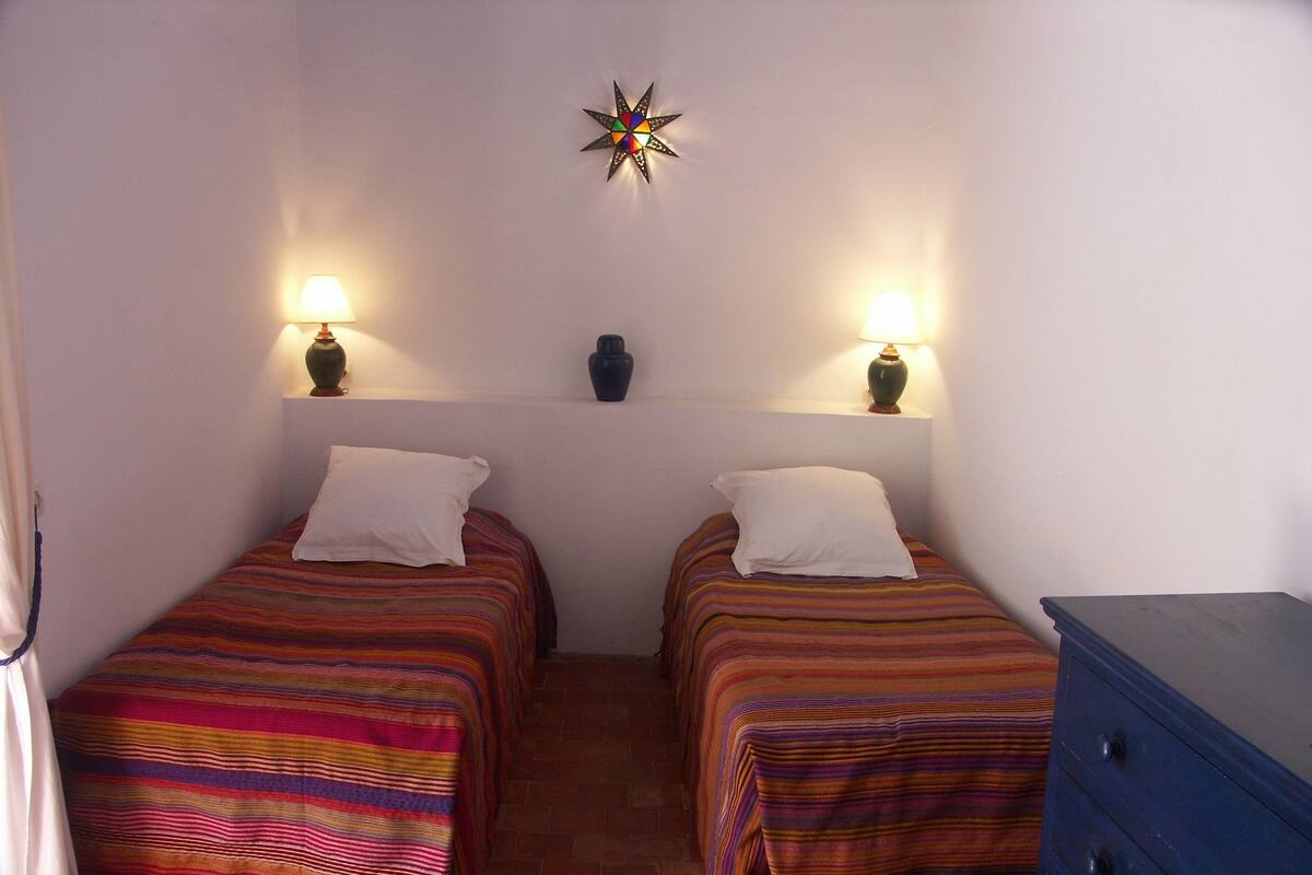 Standard Room (Juj) | Premium bedding, rollaway beds (surcharge), WiFi (free)