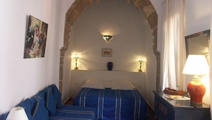 Double Room (Thlata) | Premium bedding, rollaway beds (surcharge), WiFi (free) - Dar Ness (Essaouira)