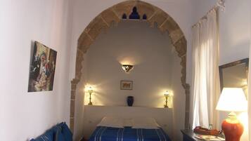 Double Room (Thlata) | Premium bedding, individually decorated, rollaway beds, free WiFi