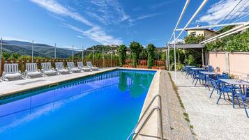 Piscine extérieure (ouverte en saison)