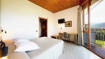 Bureau, rideaux occultants, Wi-Fi gratuit, draps fournis