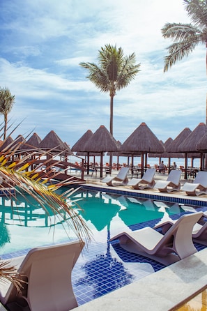 5 outdoor pools, pool umbrellas, pool loungers