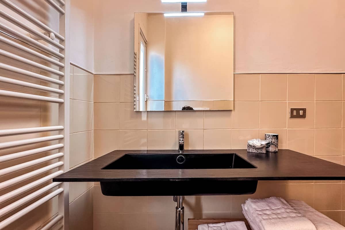 Driepersoonskamer, 1 slaapkamer | 1 slaapkamer, luxe beddengoed, donzen dekbedden, een minibar