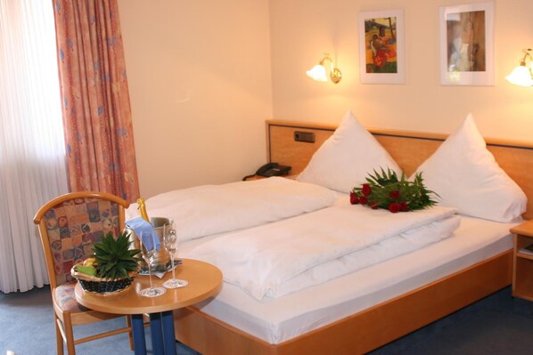 Ropa de cama hipoalergénica y minibar 