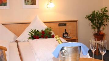 Hypo-allergenic bedding, minibar, in-room safe, desk