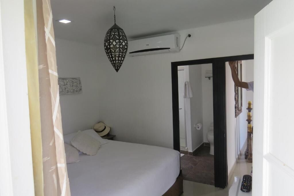 standard room | select comfort beds, minibar, in-room safe, blackout curtains