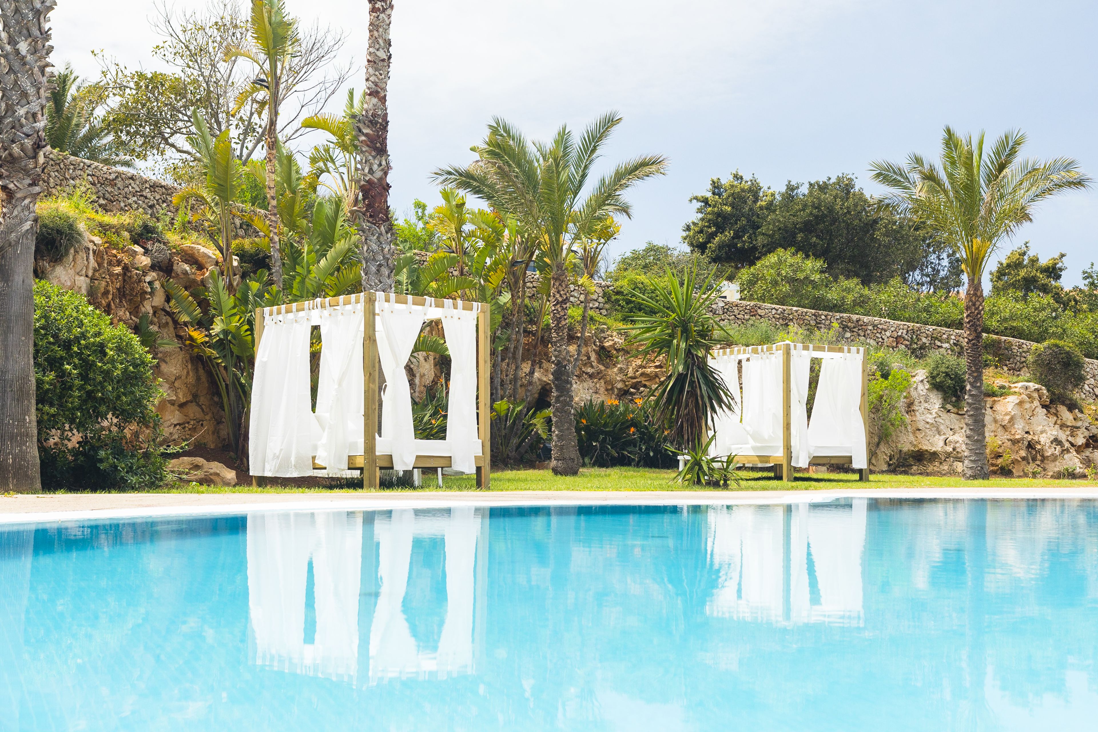 2 piscinas al aire libre, sombrillas, tumbonas