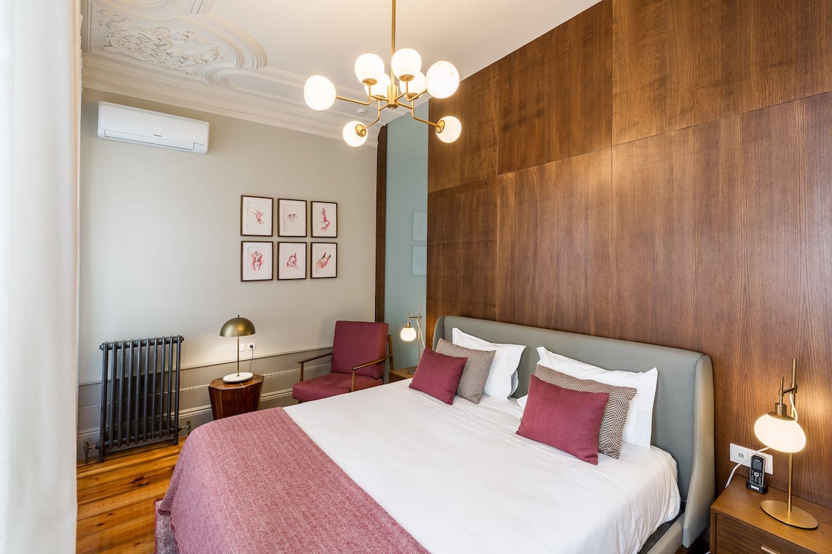 Deluxe Double Room, 1 King Bed, City View