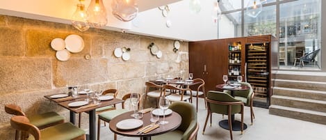 Päivittäinen buffetaamiainen (12.5 EUR per henkilö)