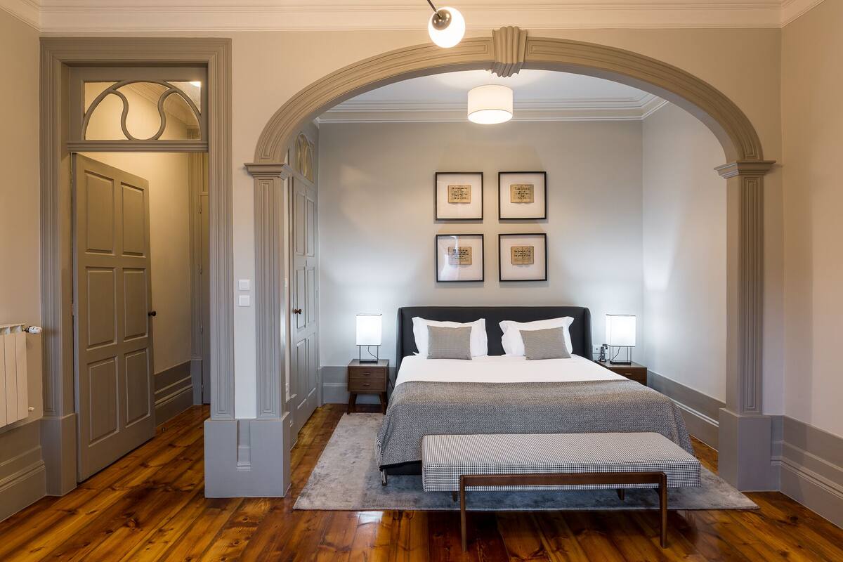 Deluxe Suite | Premium bedding, memory foam beds, in-room safe