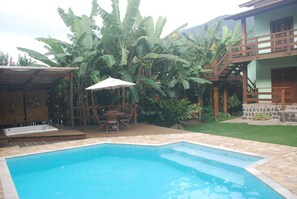 Outdoor pool - Banana Verde Pousada (Ilhabela)
