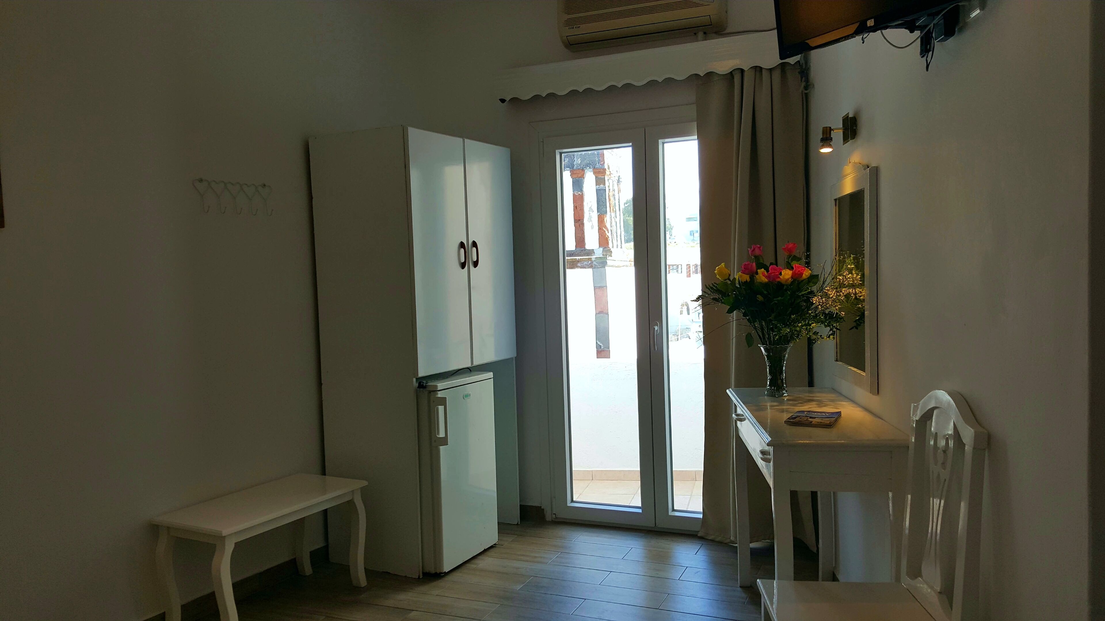 triple room, balcony | 1 bedroom, individually decorated, individually furnished