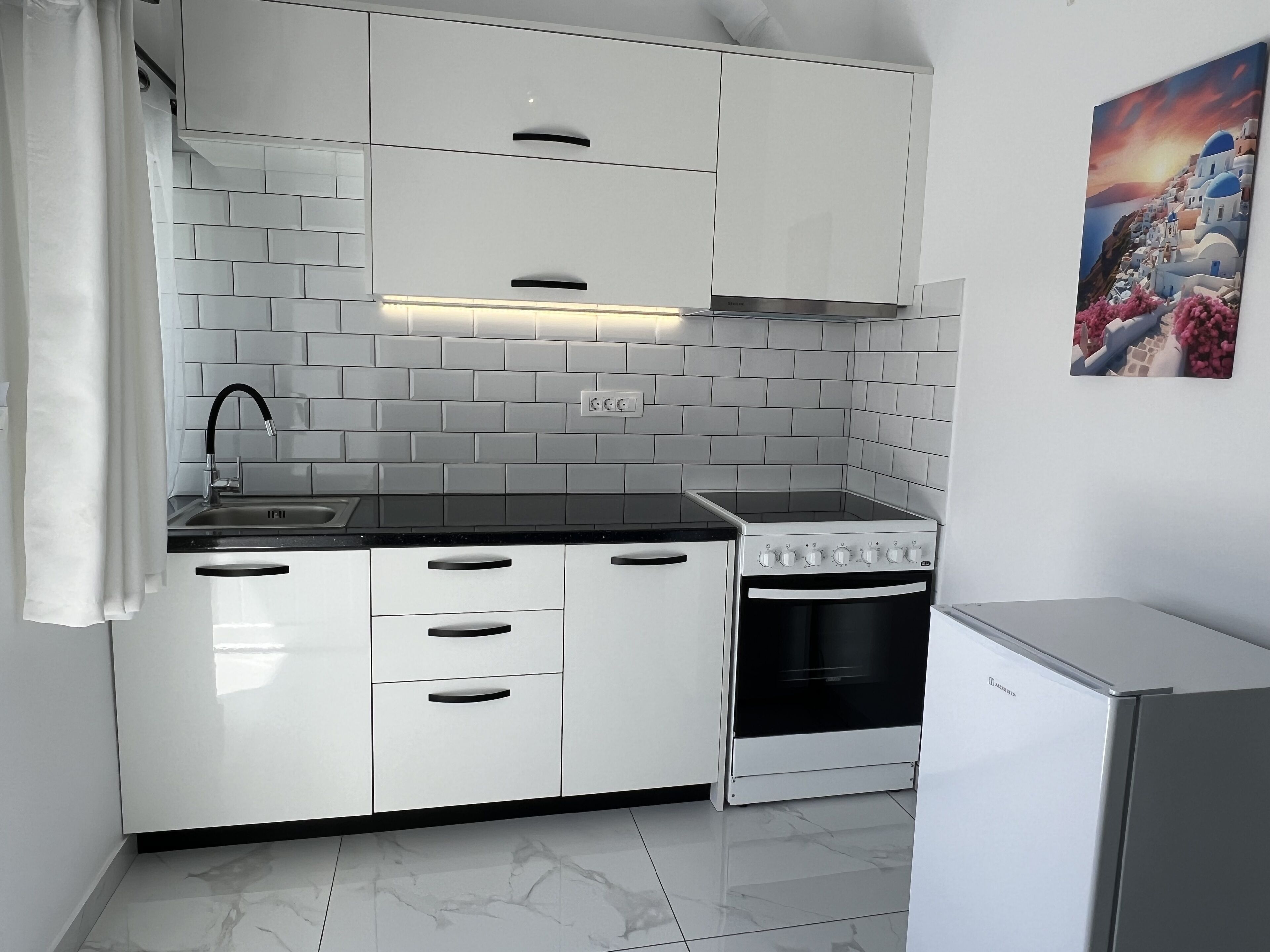 standard double room, ground floor | private kitchen | fridge, electric kettle