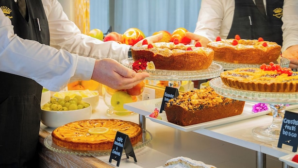 Breakfast buffet - Villa Michelangelo (Citta Sant'Angelo)
