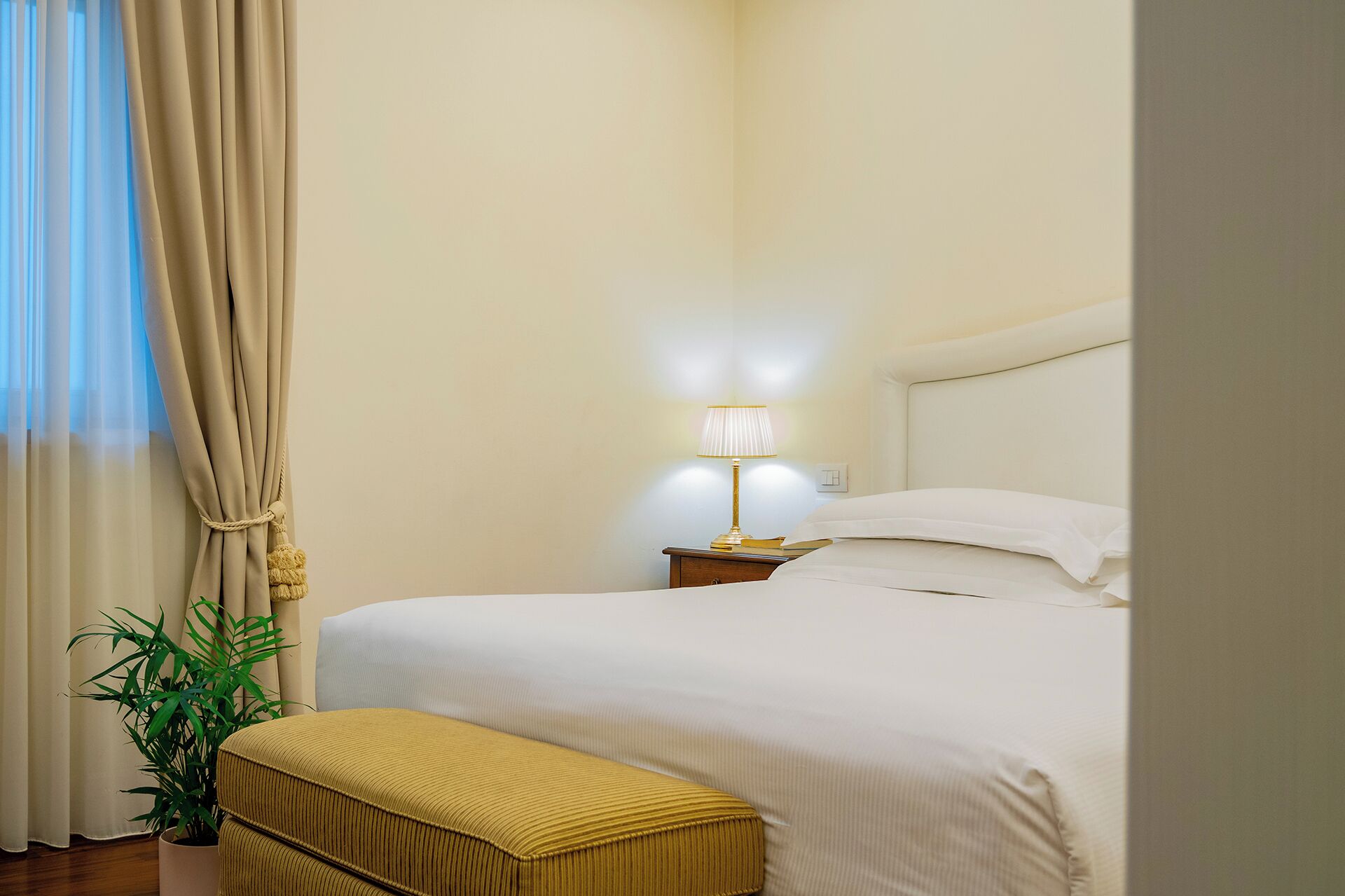 Firemannsrom – deluxe | Sengetøy av topp kvalitet, minibar og safe på rommet