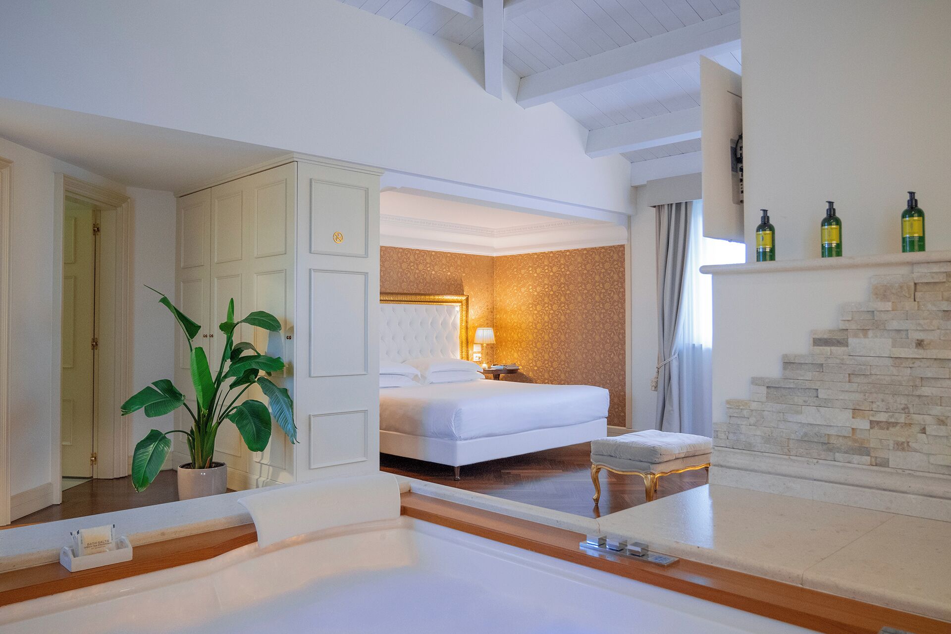 Suite Standard | Biancheria da letto di alta qualità, minibar, una cassaforte in camera