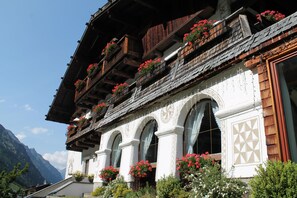Exterior - Landhaus Edelweiss (Sankt Leonhard im Pitztal)