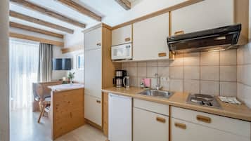 Studio 2+1 (2 adults + 1 child up to 10 years) | In-room safe, soundproofing, free cribs/infant beds, rollaway beds