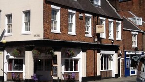 Front of property - The Tudor Rose Hotel (Beverley)