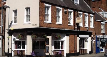 The Tudor Rose Hotel