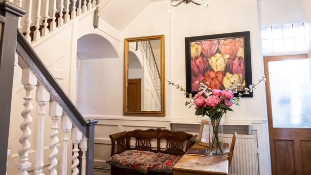 Interior - The Tudor Rose Hotel (Beverley)