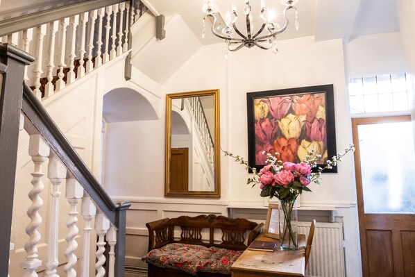 Interior - The Tudor Rose Hotel (Beverley)