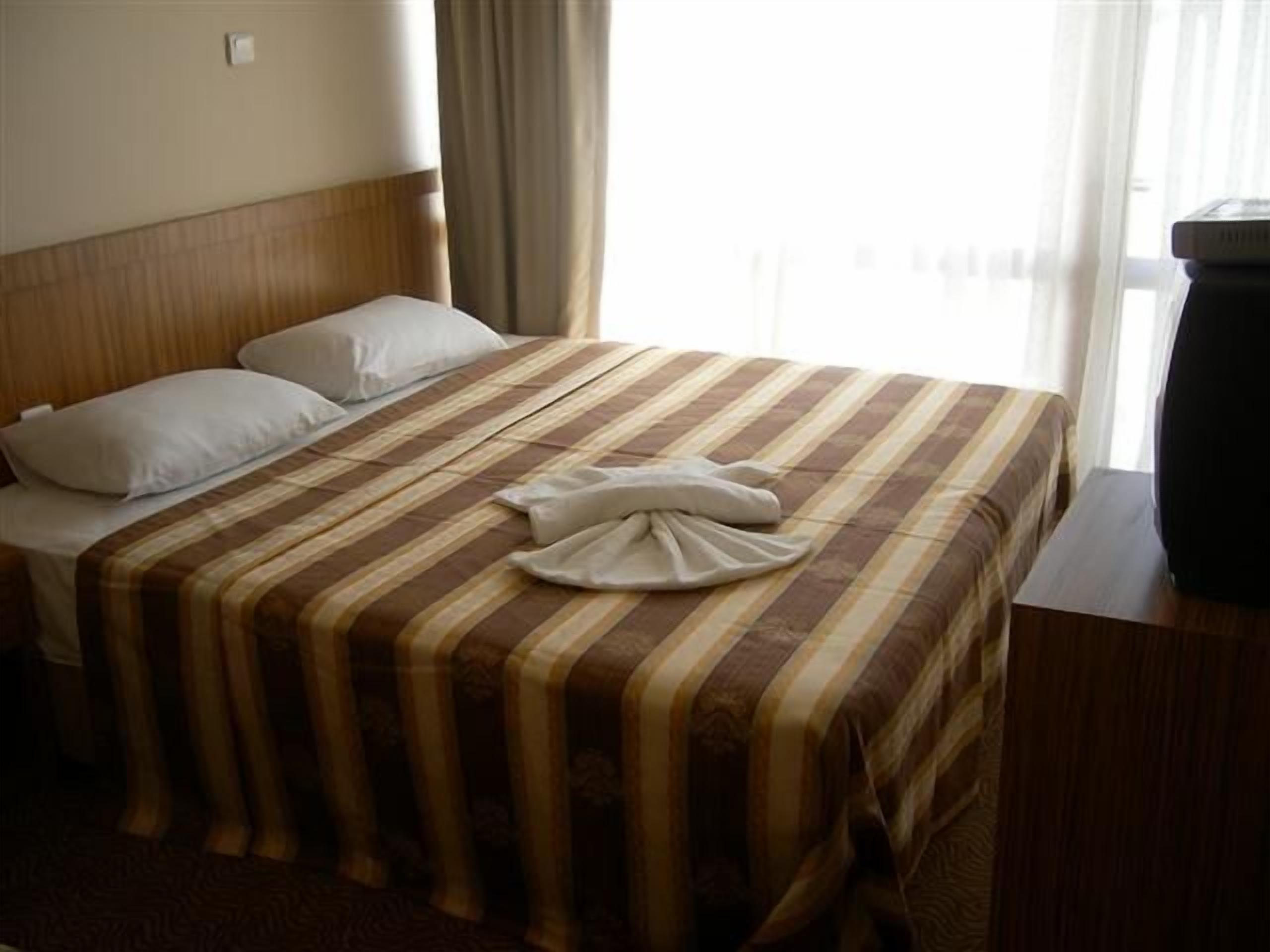 Photo - Lara Kapris Hotel