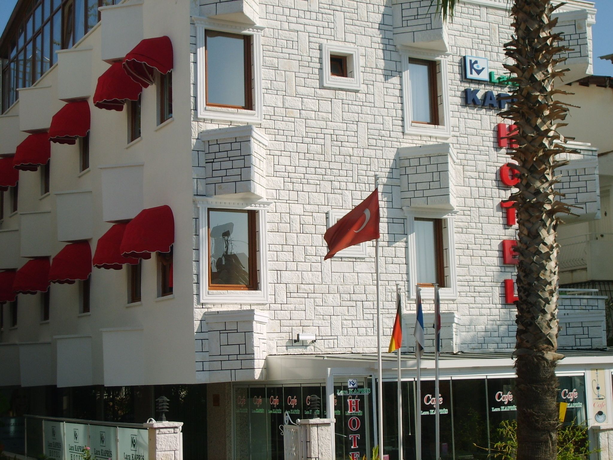 Photo - Lara Kapris Hotel