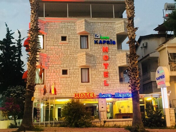 Façade de l’hébergement - soirée/nuit
