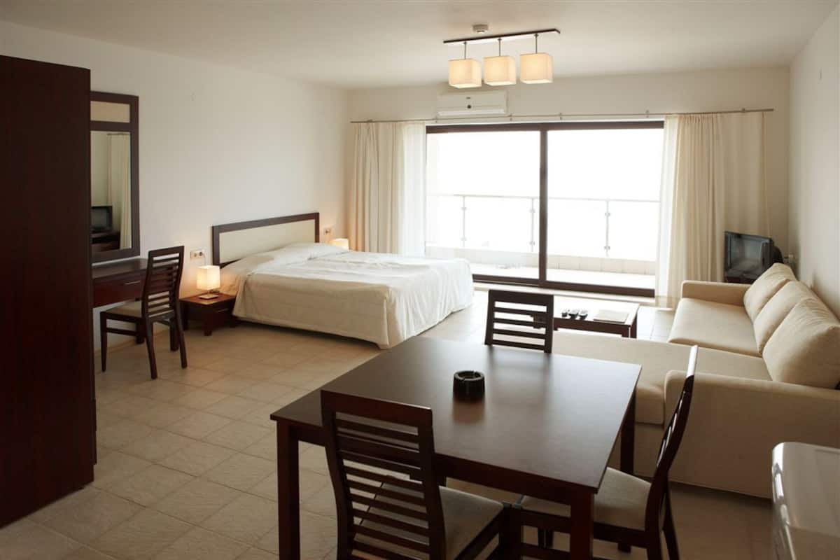 Panoramic Studio, Sea View | 1 bedroom, in-room safe, free WiFi