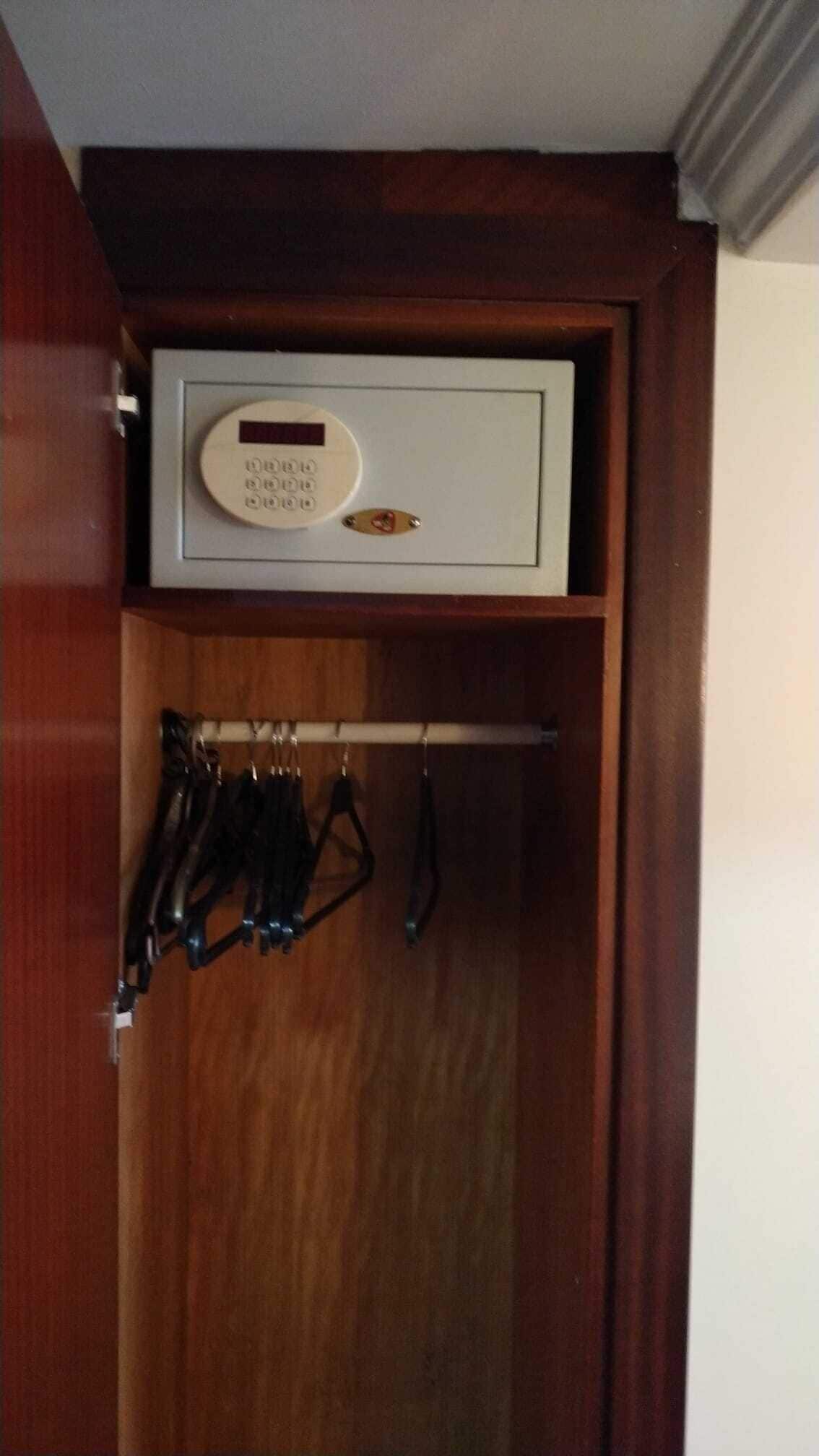 Hochwertige Bettwaren, Pillowtop-Betten, Minibar, Zimmersafe