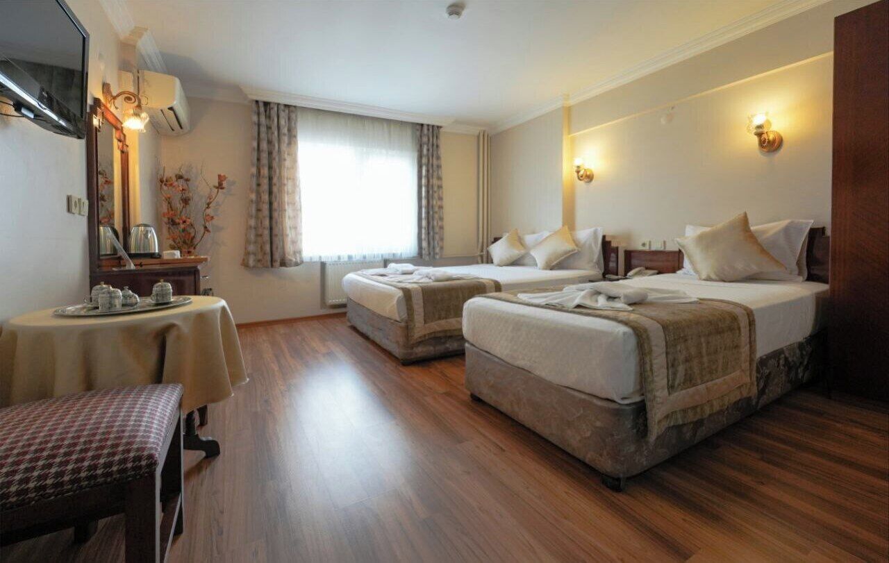 Ropa de cama de alta calidad, colchones con pillow-top y minibar 