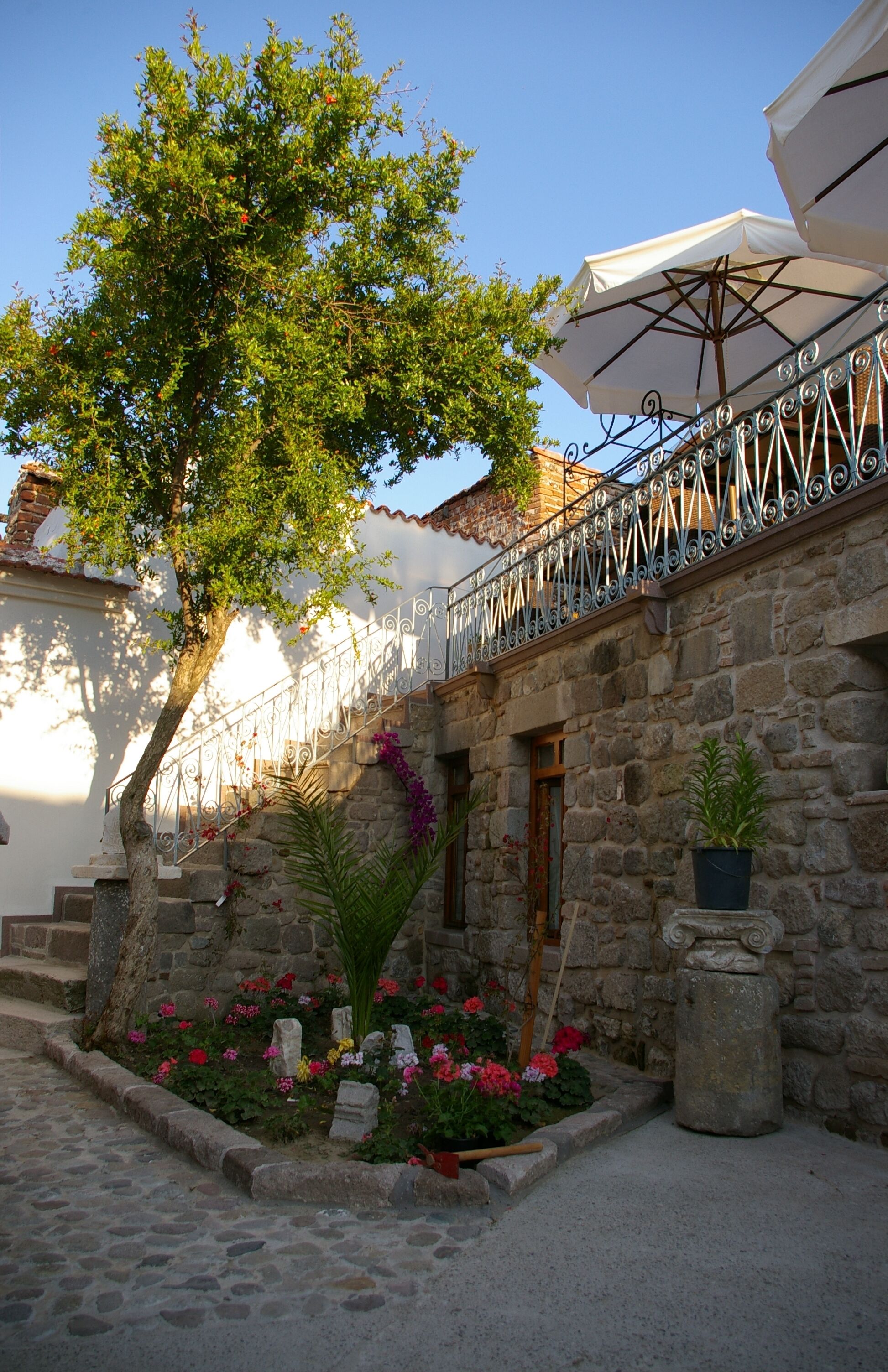 المنشأة من الخارج