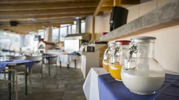 Daily buffet breakfast for a fee