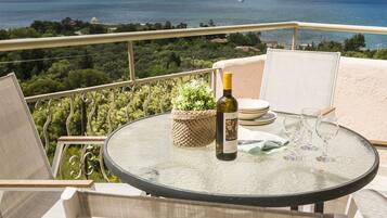 Dundyner, pengeskab på værelset, lydisolering, strygejern/strygebræt