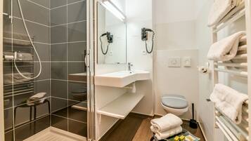 Standard Double Room | Bathroom
