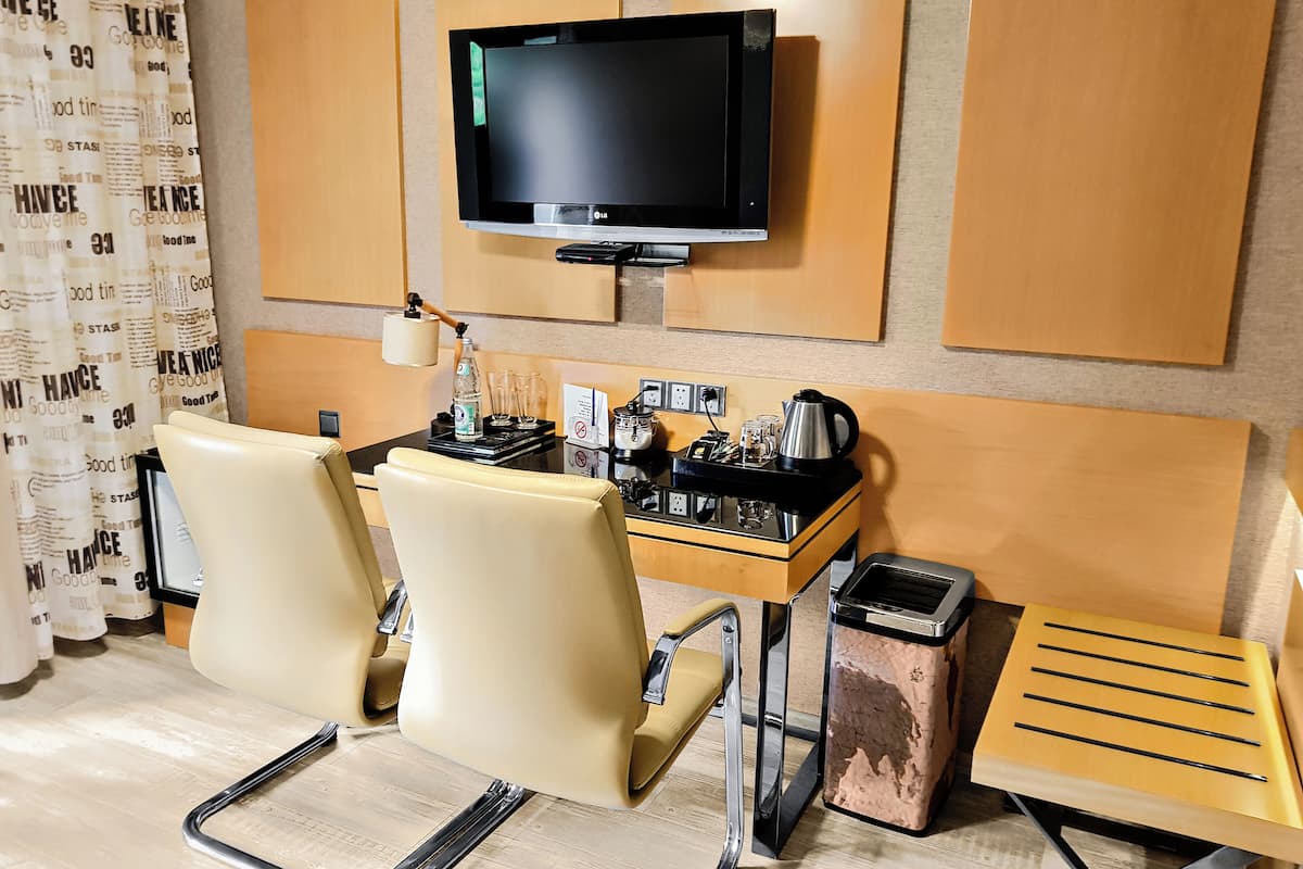 comfort double room, 1 bedroom | premium bedding, desk, iron/ironing board, free wifi