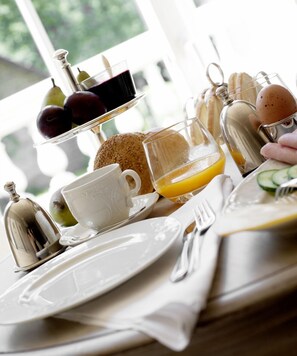 Petit déjeuner préparé sur commande (22.50 EUR par personne)