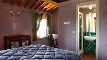 Minibar, in-room safe, individually decorated, individually furnished