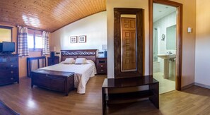 Desk, blackout drapes, free WiFi, bed sheets