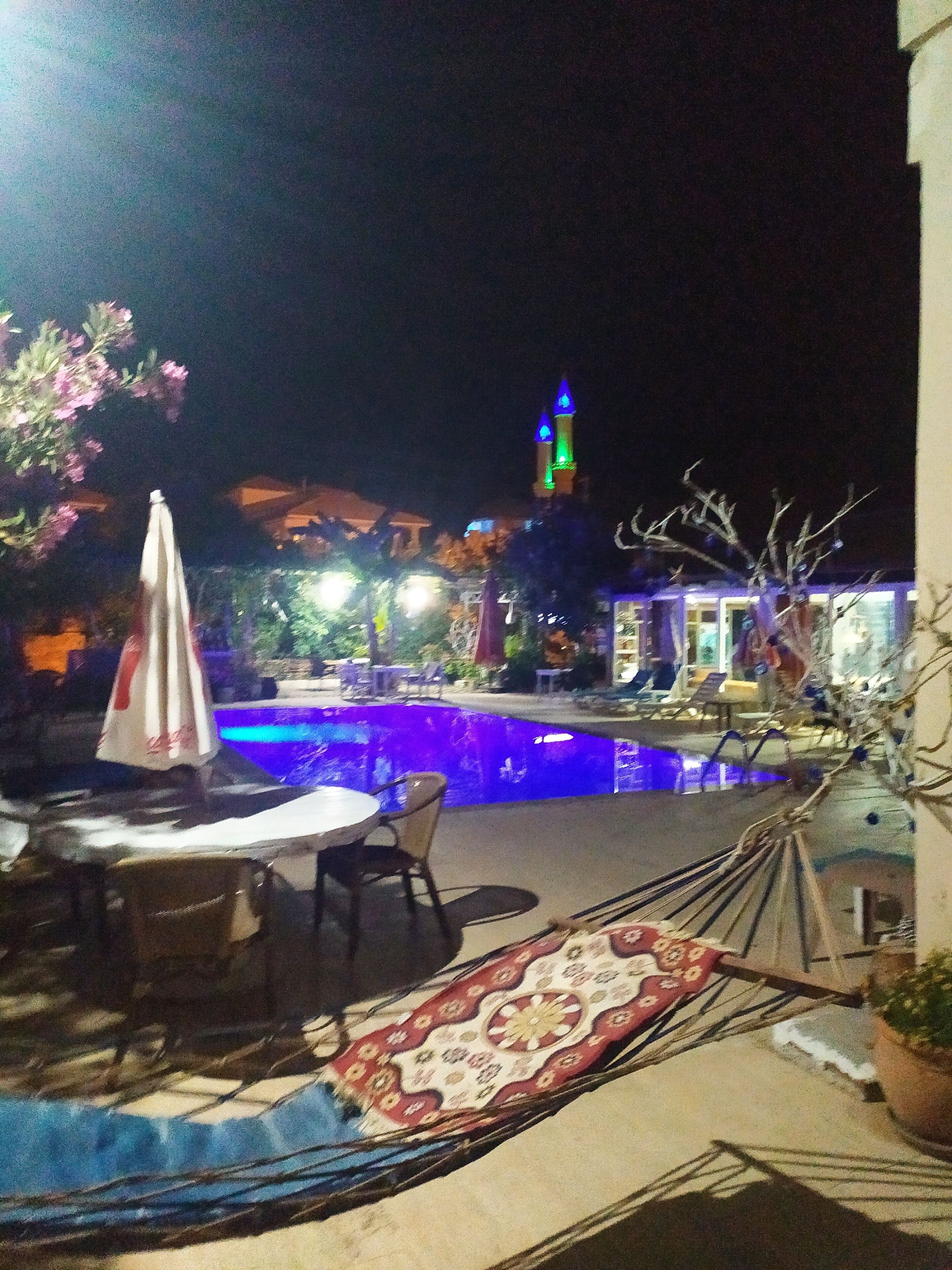 seasonal outdoor pool, pool umbrellas