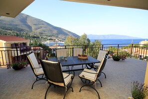 Maison Majestueuse, 4 chambres (Maisonette) | Terrasse/Patio