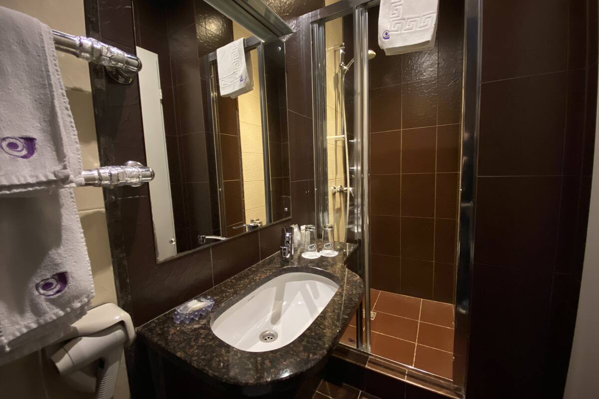 small double room | bathroom | free toiletries, hair dryer, towels
