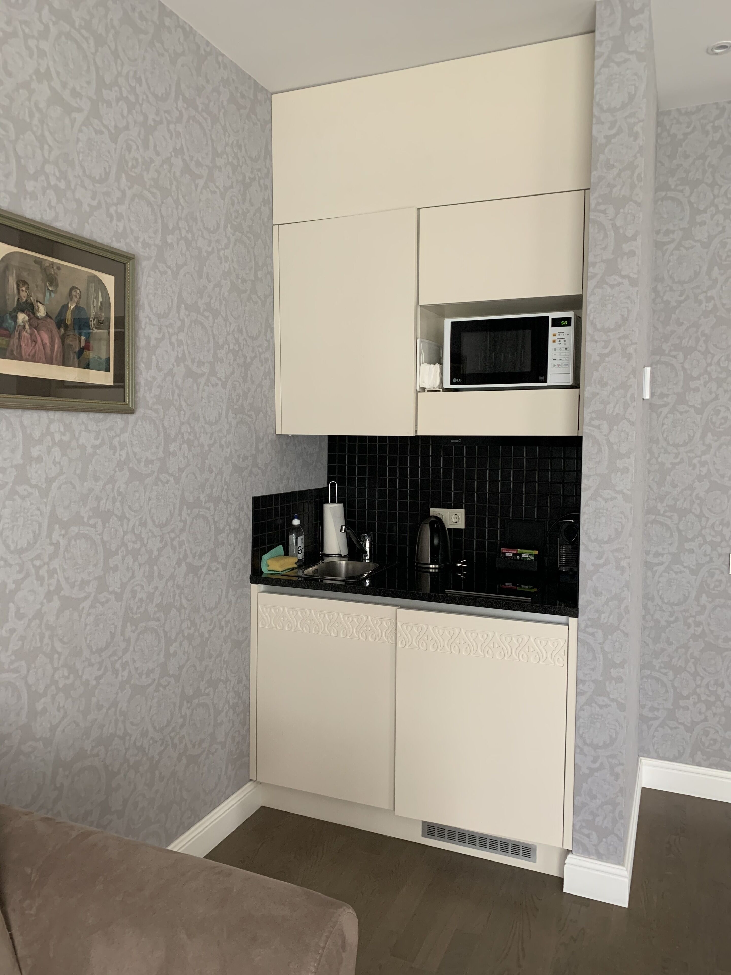 studio suite, terrace | private kitchen | fridge