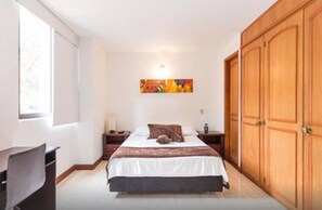 Apartment, Kitchen | Premium bedding, minibar, in-room safe, desk - Aparta Suitte La Provincia (Medellín)