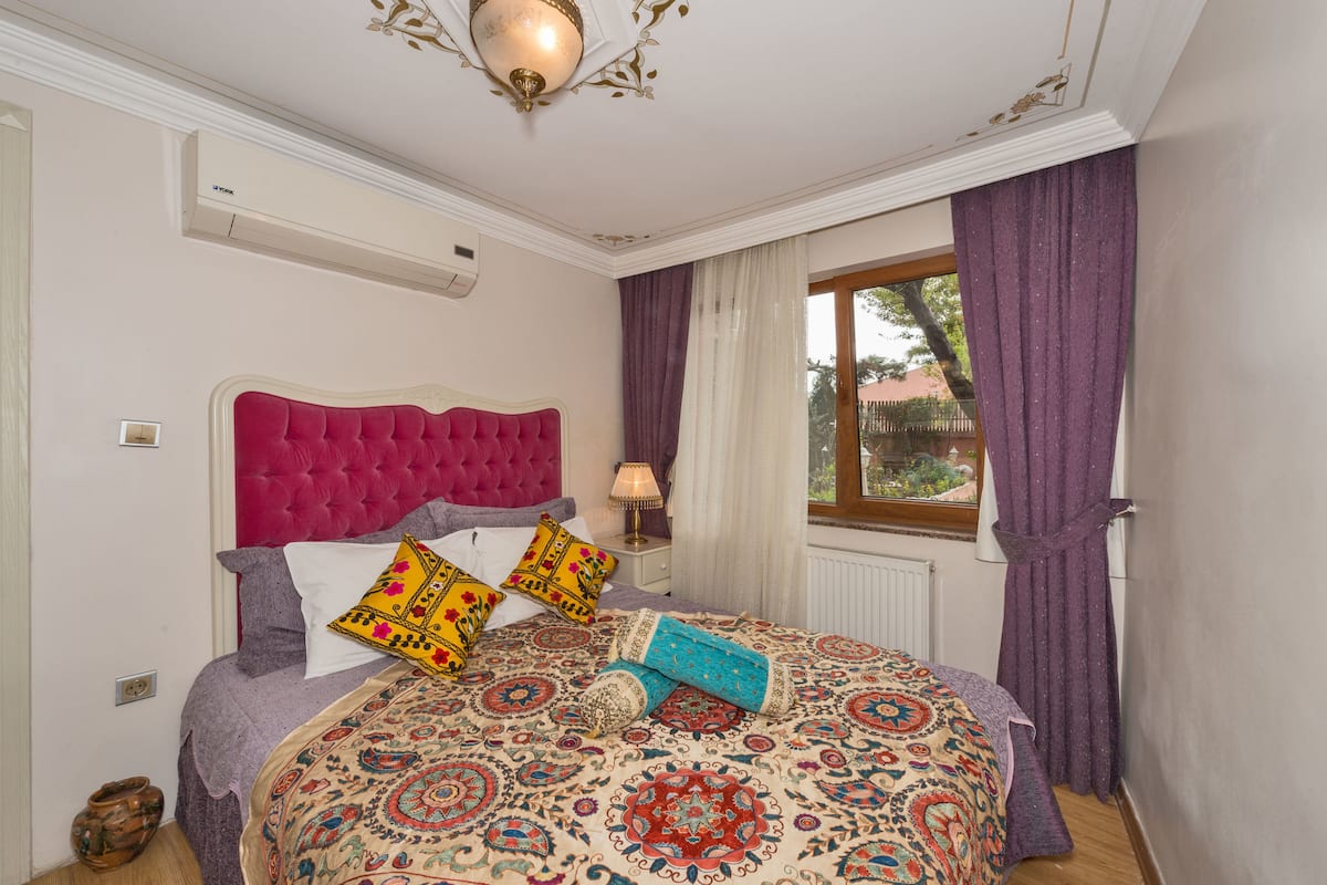 Premium bedding, Tempur-Pedic beds, minibar, in-room safe