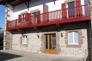 Exterior - Auberge Etchoinia (Lasse)